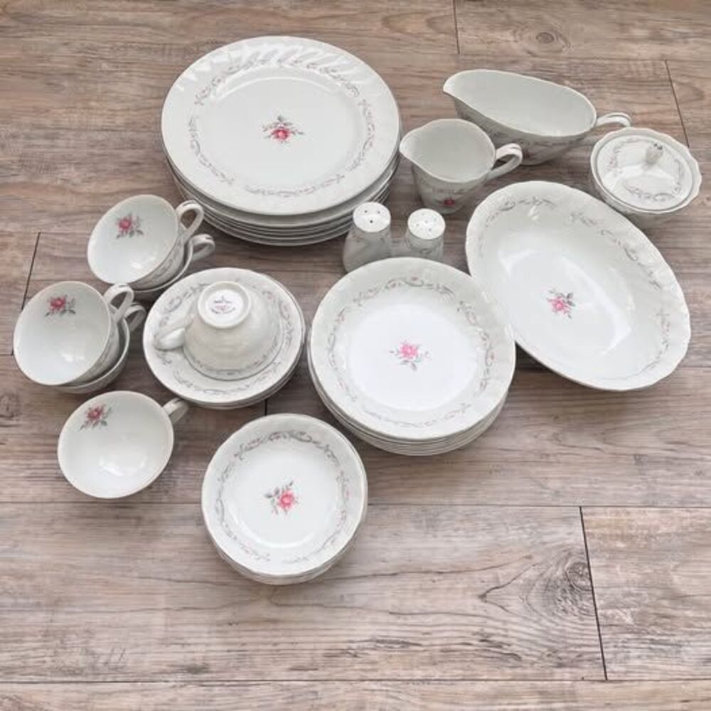Vintage Royal Swirl Fine China Dinnerware Set Service for 6 Made in Japan